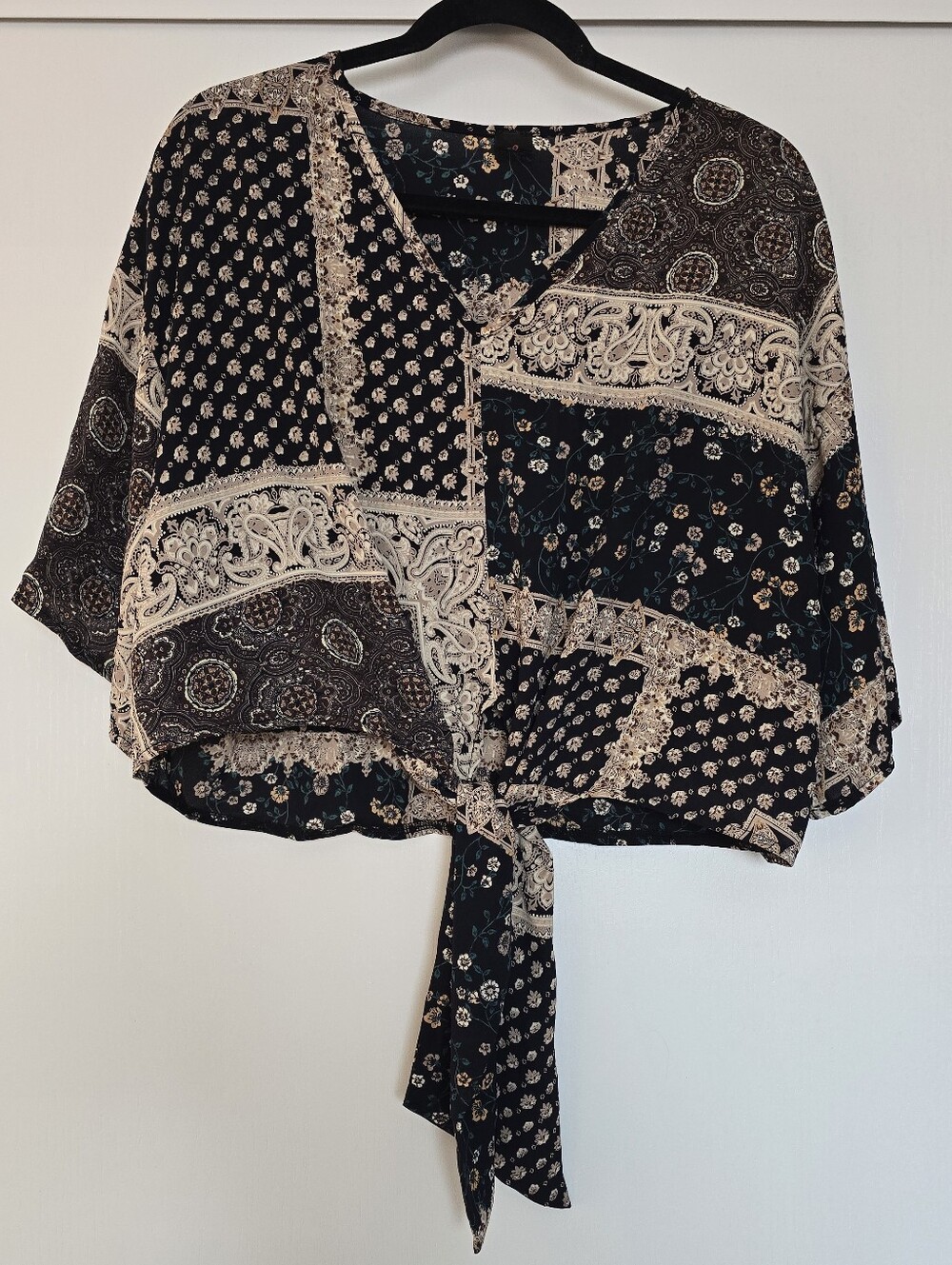 I Joah - Boho Patchwork Shabby-Chic Lightweight Front-Tie Top